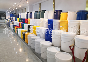 日韩骚p吉安容器一楼涂料桶、机油桶展区